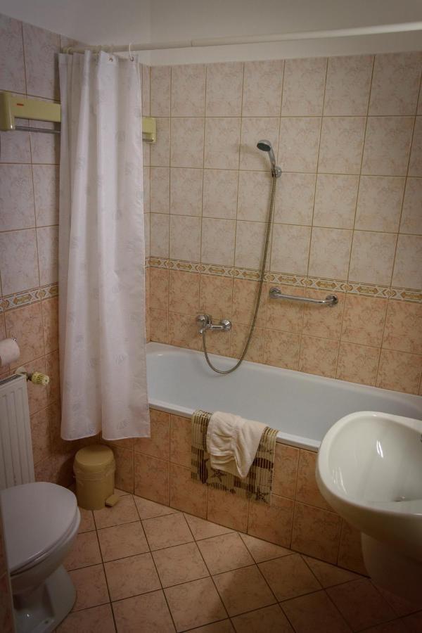 Erika Apartman Sárvár Zewnętrze zdjęcie